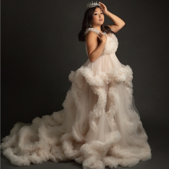 Meet your Posher, Ilishia - Picture 2 of 2